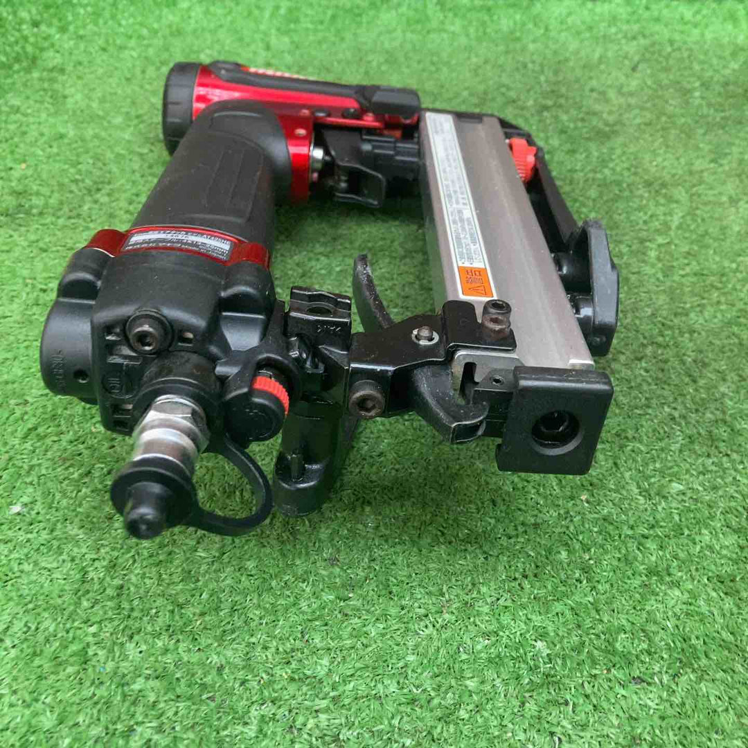 マキタ(makita) 高圧エアタッカ AT425HE 使用ステープル(mm)長さ	13・16・19・22・25 【川越店】