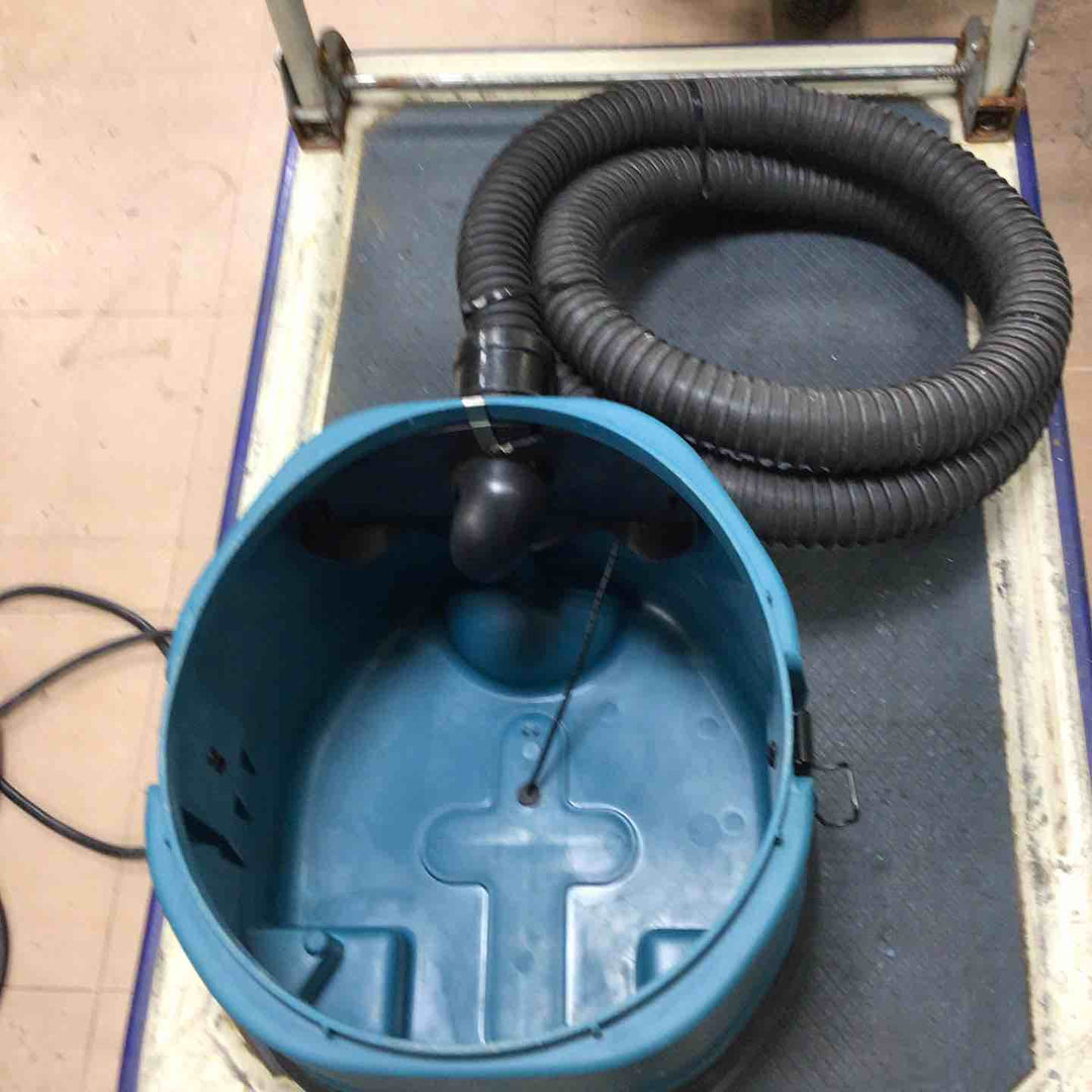 ◇マキタ(makita) 乾式 集じん機 472(P)【草加店】