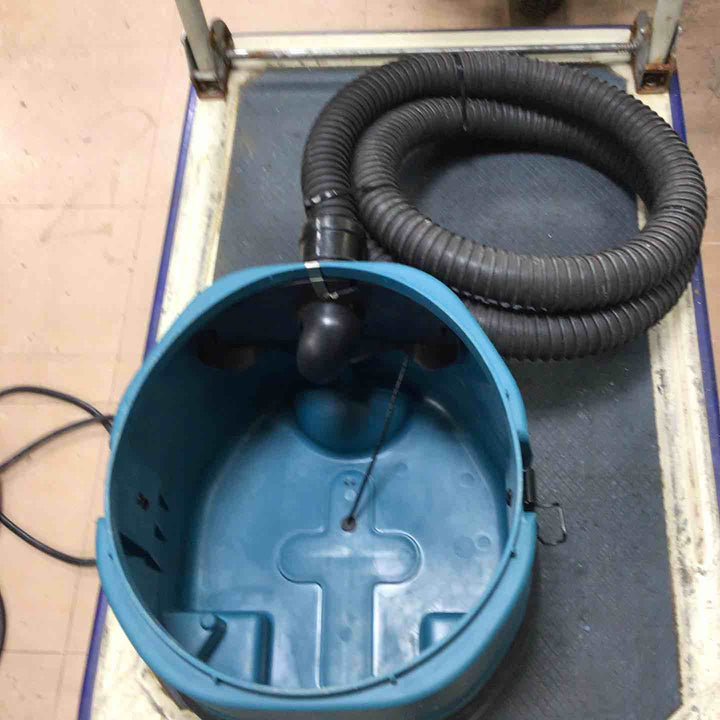 ◇マキタ(makita) 乾式 集じん機 472(P)【草加店】