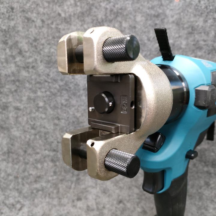 ★マキタ(makita) コードレス圧着機 TC300DRG【柏店】