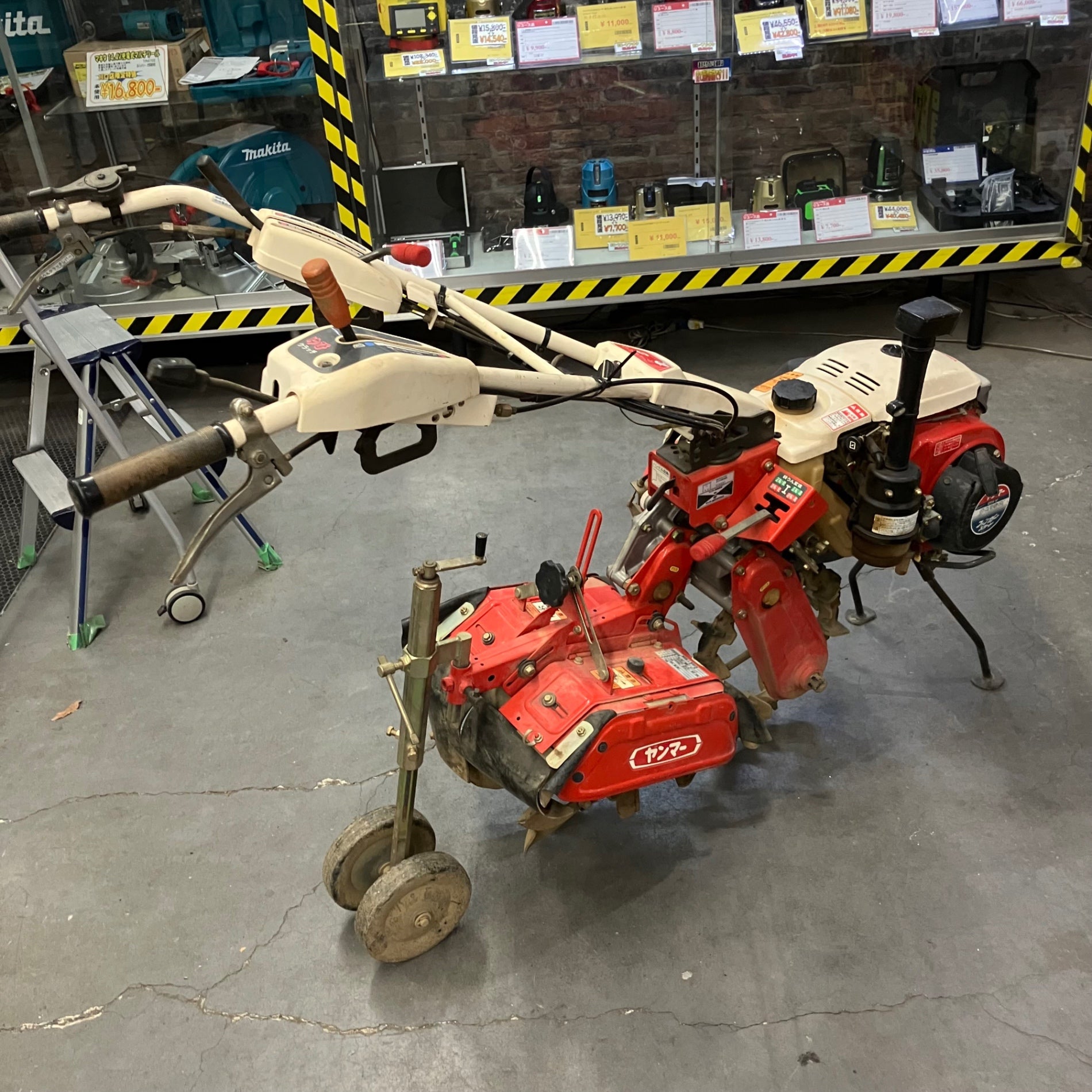 福岡県みやま市】ヤンマー PSC60 ニューふらみんご 土上げ機 排土板