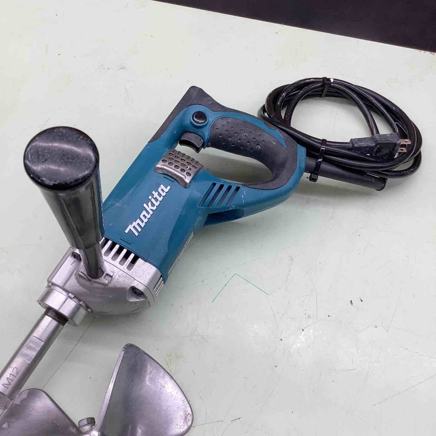 ☆マキタ(makita) コンクリートかくはん機 ハンドル・羽付き UT1305
