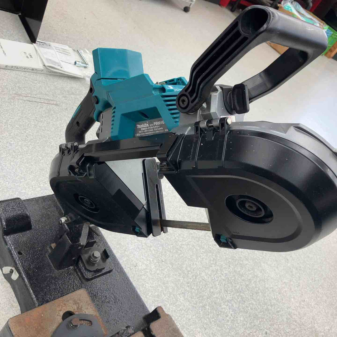 【店頭受取り限定】★マキタ(makita) コードレスバンドソー PB001GZ スタンド付き【八潮店】