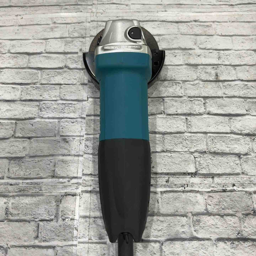 ☆マキタ(makita) 100mmディスクグラインダー GA4031【川口店】