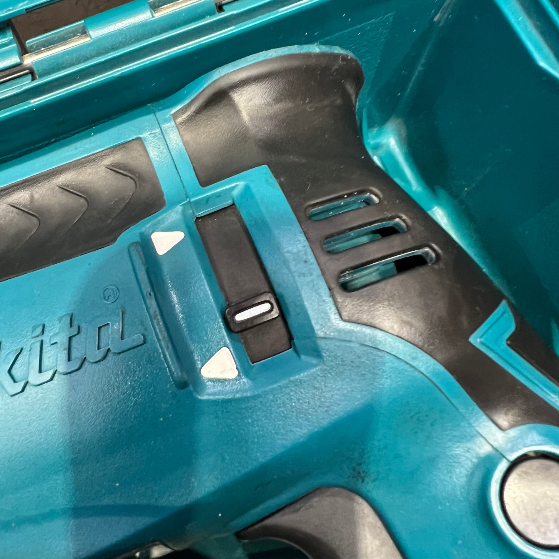 ☆マキタ(makita) ハンマドリル HR2601F【町田店】 – アクト