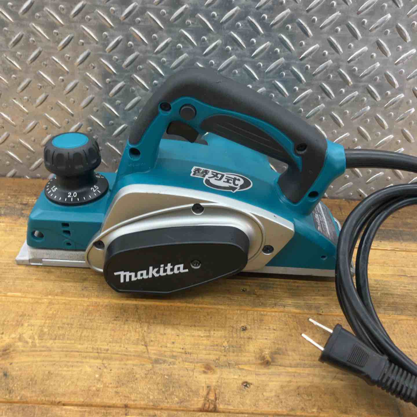 ☆マキタ(makita) 電気カンナ KP0800ASP 替刃式【所沢店】 – アクト