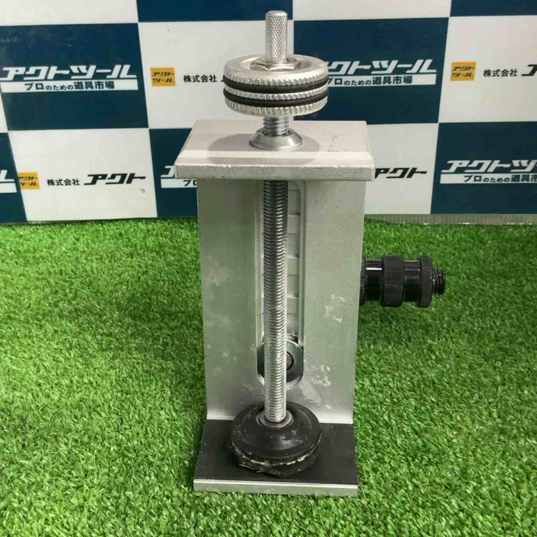 ◇タジマ(Tajima) レーザークランプ LA-CLP レーザー墨出し器固定具【草加店】