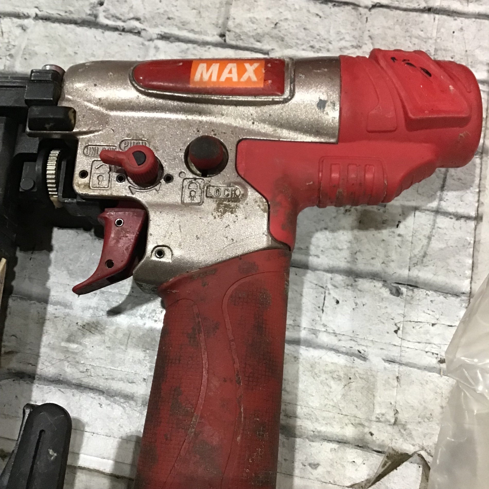 ☆マックス(MAX) 高圧フロアタッカ HA-38F2(D)/4MAフロア【川口 ☆マックス(MAX) 高圧フロアタッカ HA-38F2(D)/4MAフロア【川口