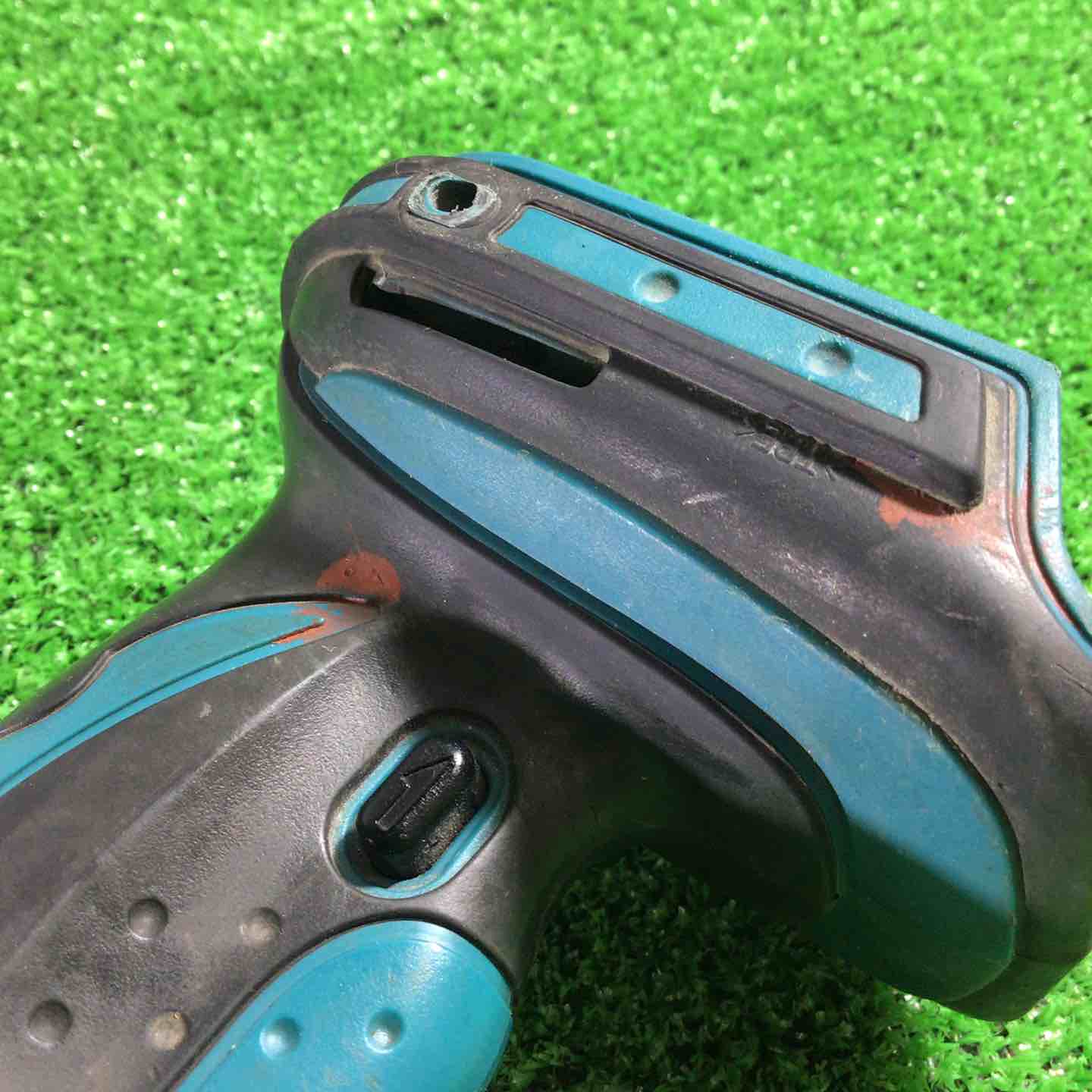 ☆マキタ(makita) 充電式アングルインパクトドライバ 18V TL061DZ