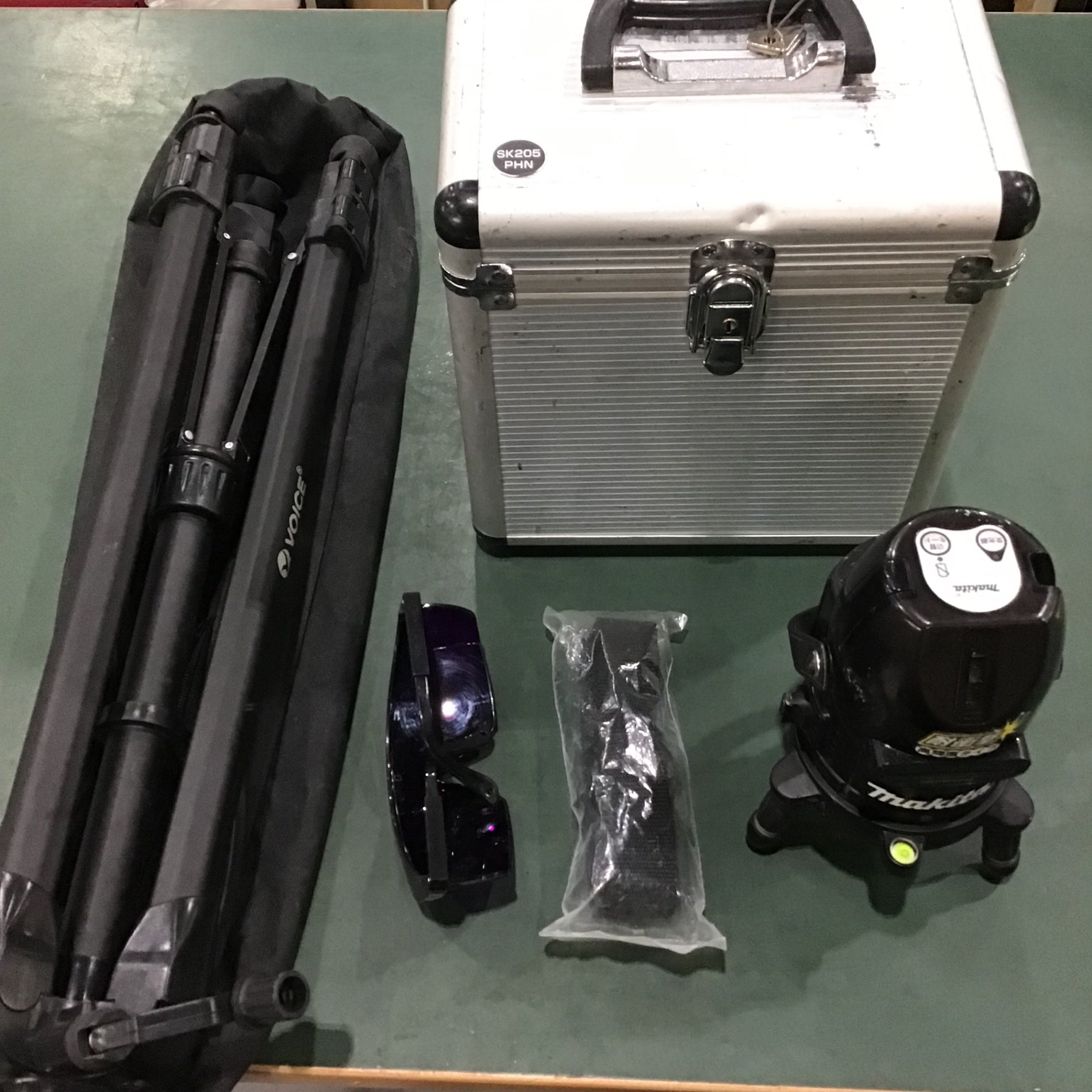 マキタ makita SK205PH レーザー墨出し器【船橋馬込店】【店頭取引限定】【中古】ITWYRSL4232O 楽天市場】☆＜地域限定送料無料＞マキタレーザー墨出し器