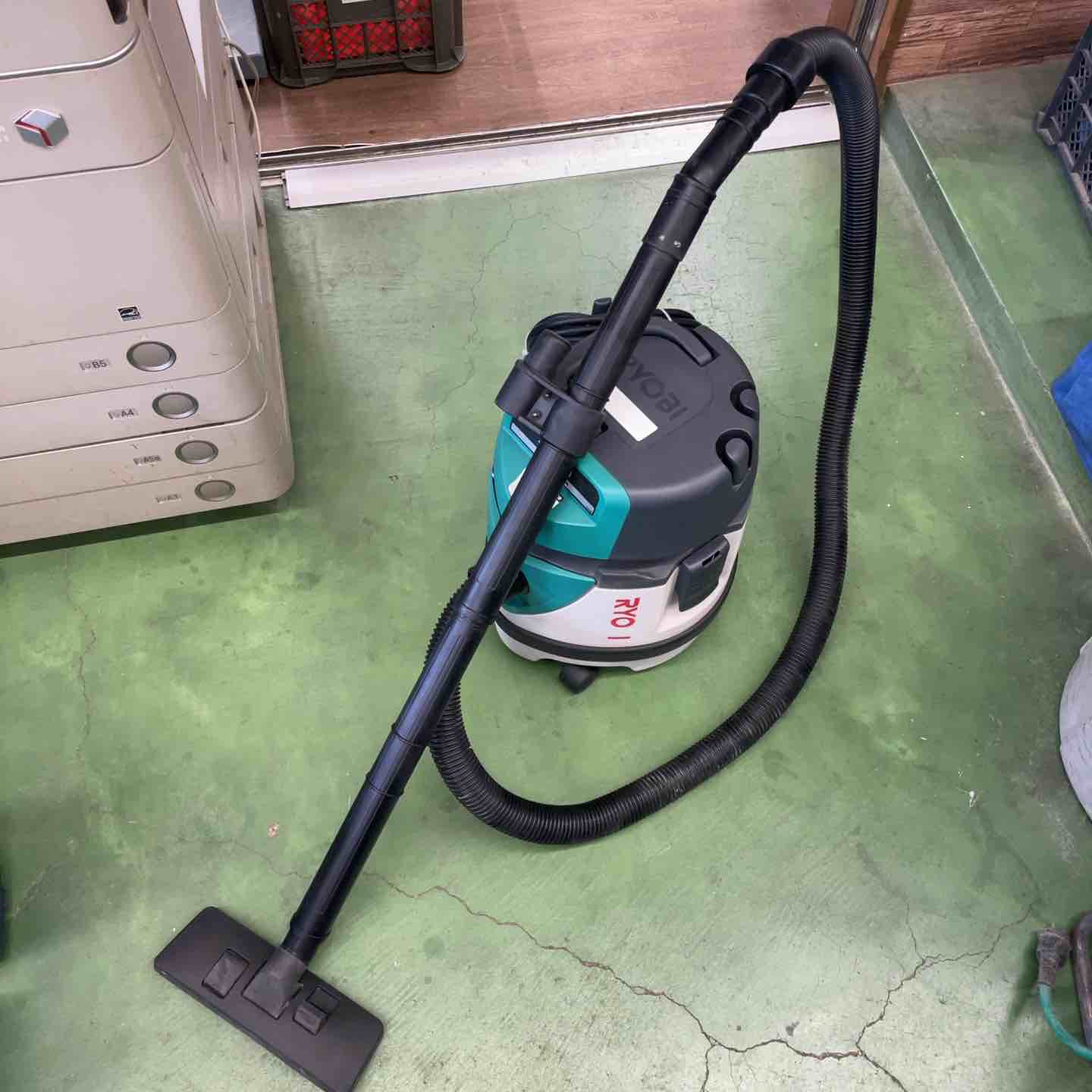リョービ(RYOBI) 乾湿両用集じん機 VC-1200 683401A【桶川店】 リョービ(RYOBI) 乾湿両用集じん機 VC-1200 683401A【桶川店