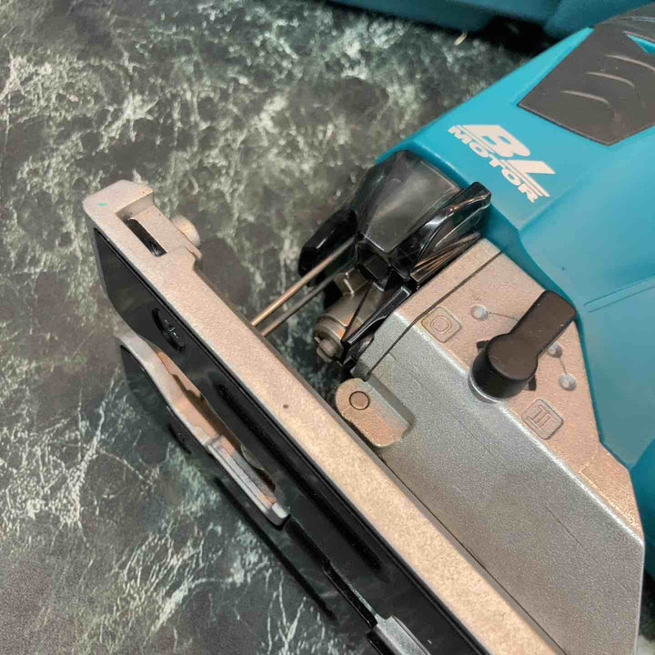 ☆マキタ(makita) コードレスジグソー JV142DRF【八潮店】