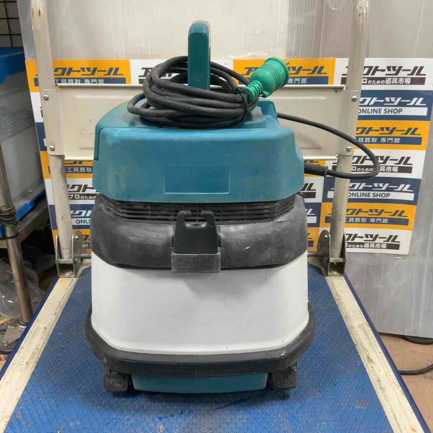 店頭受取り限定】☆マキタ(makita) 集じん機 乾湿両用 483(P
