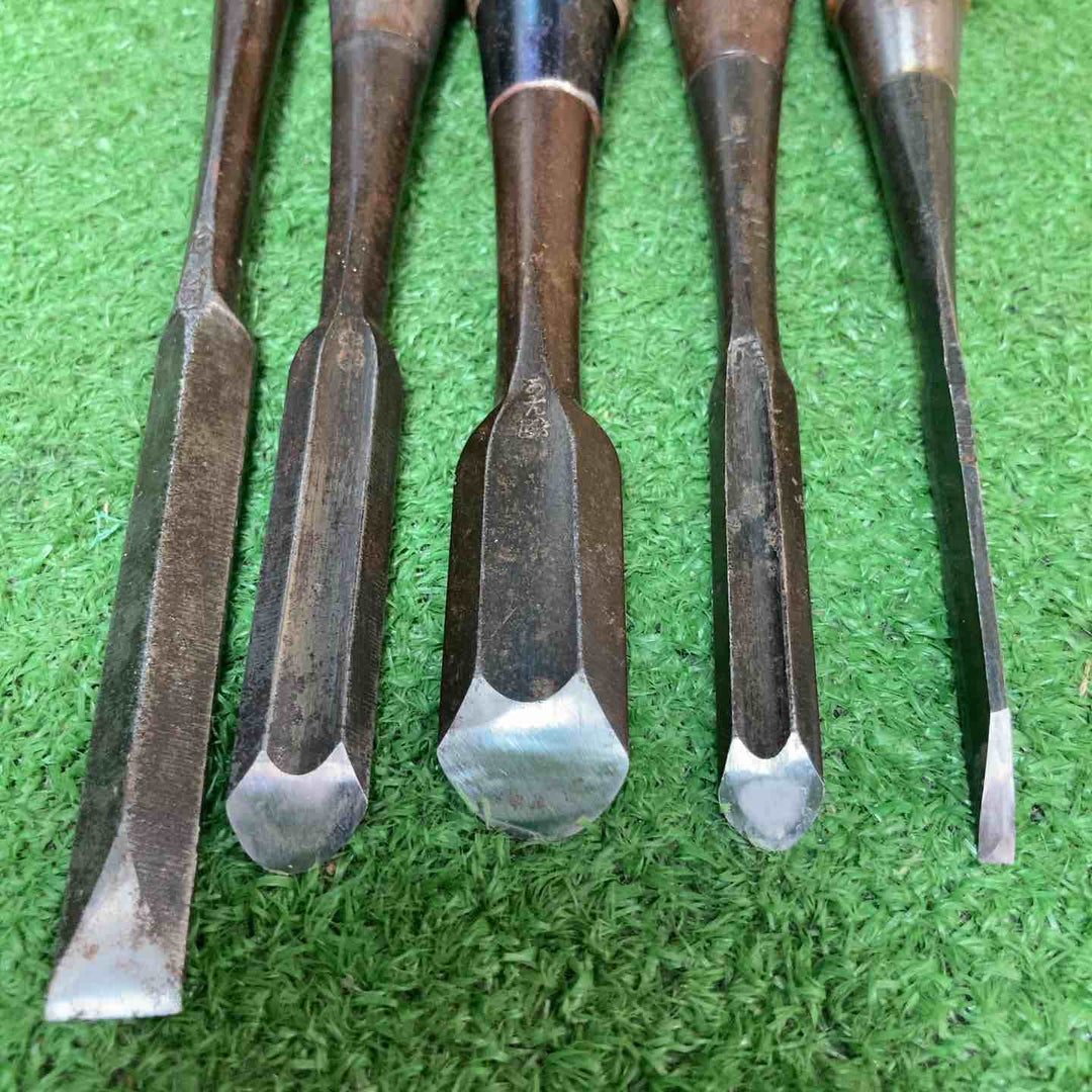 【中古品】炎国貞9本・その他不明5本 鑿 計14本 まとめ売り ノミ 大工道具 和工具