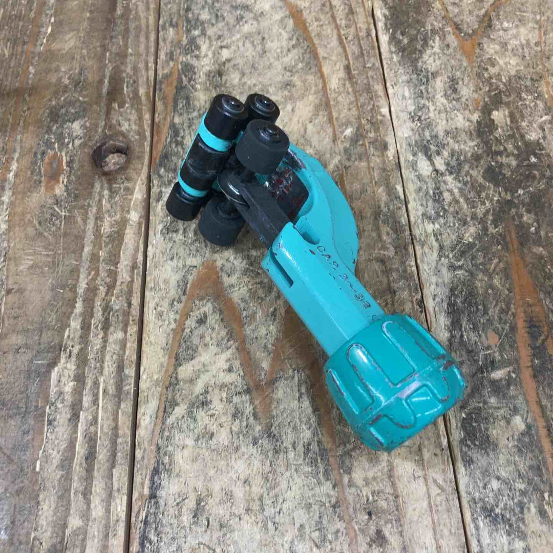◇スーパーツール(SUPER TOOL) フレキ管ツバ出し工具・フレキ管専用カッターセット THS406R （TH406R）（TC105F） ケースラッチ割れ【所沢店】