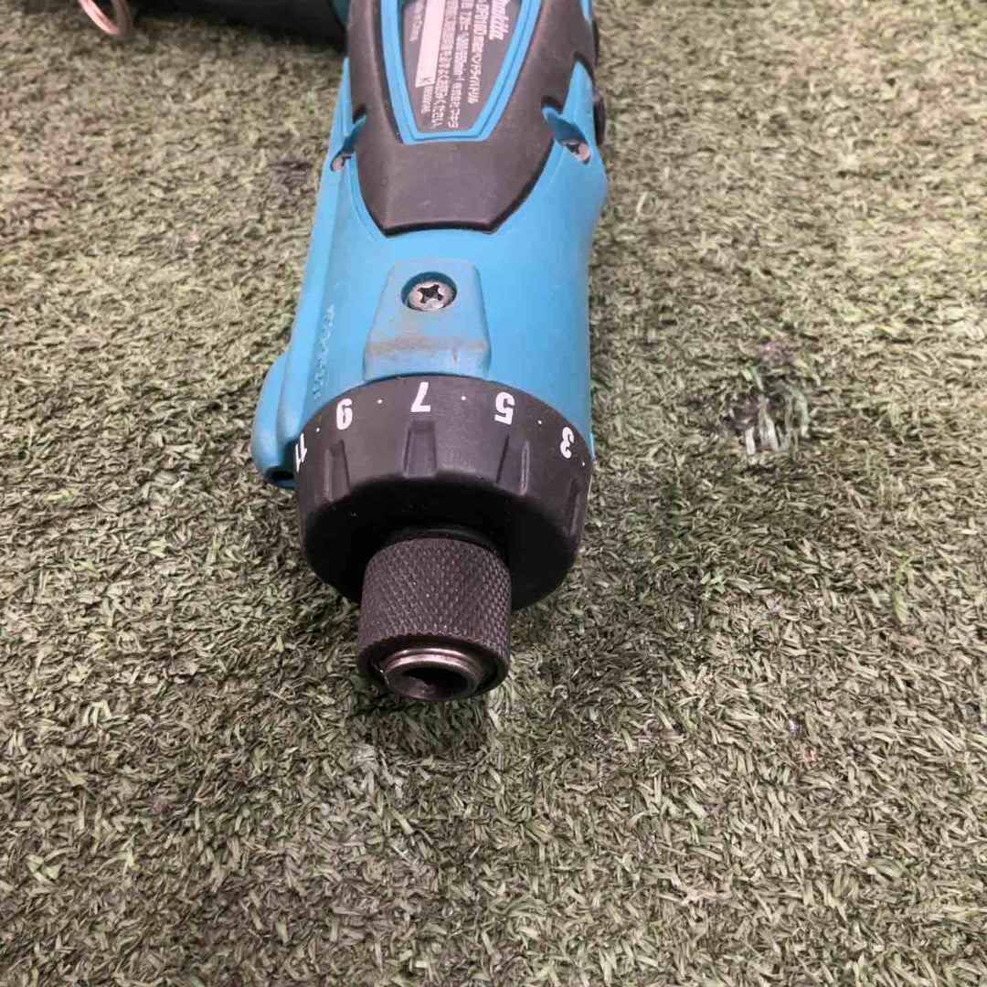 ☆マキタ(makita) コードレスペンドライバドリル DF010DS 動作確認済【川口店】