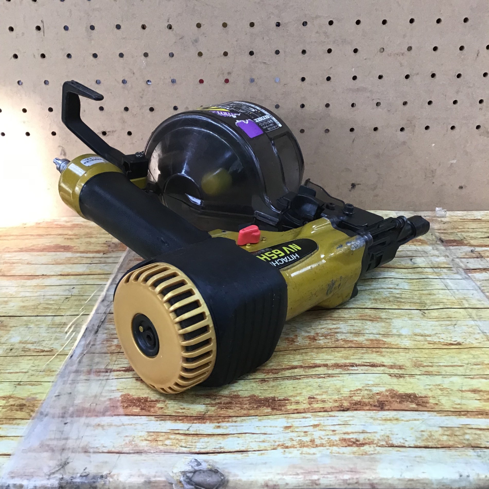 ☆ハイコーキ(HIKOKI ※旧:日立工機) 高圧エア釘打ち機 NV65HJ【川崎店