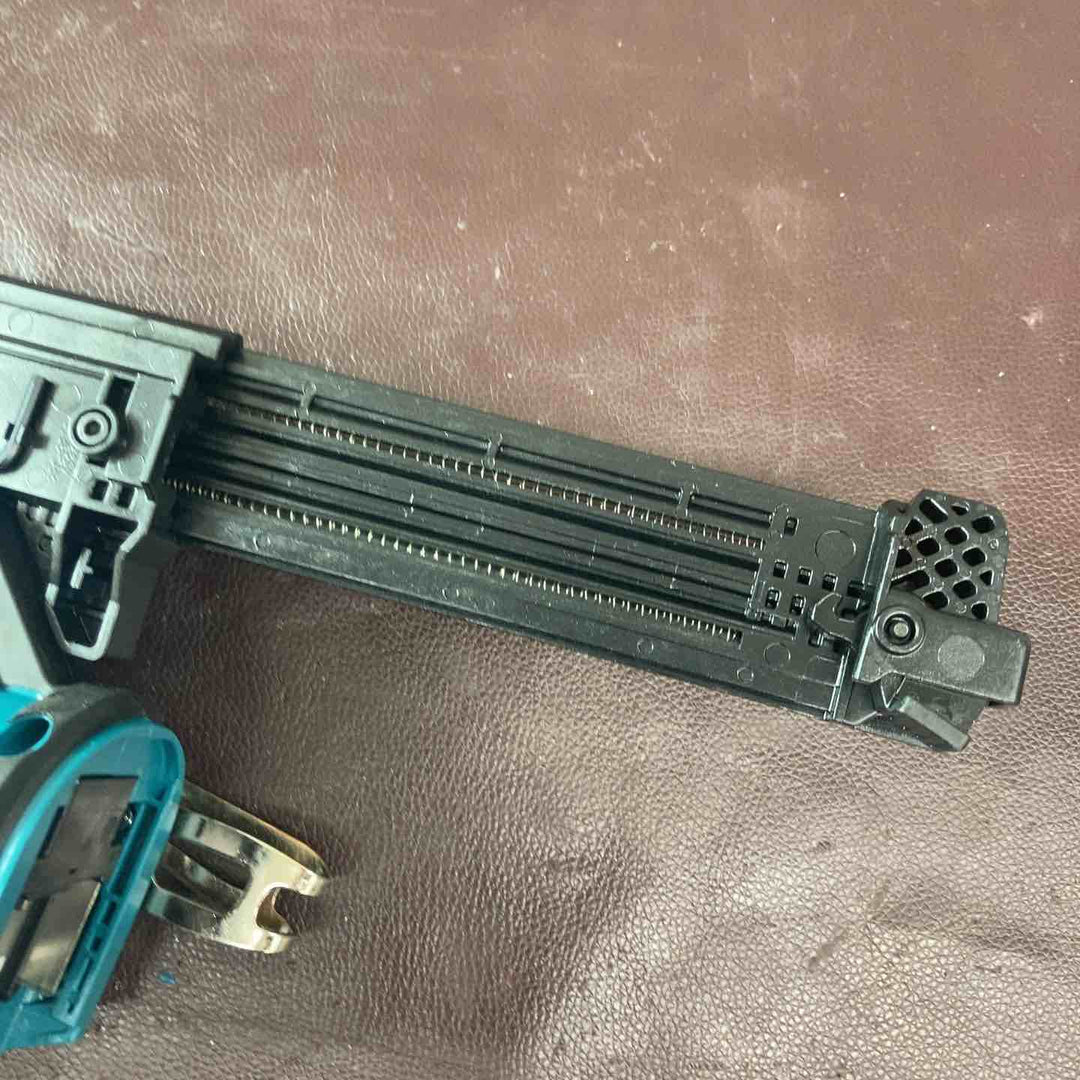【中古品】 マキタ(makita) コードレスフィニッシュネイラ FN350DRG 【東大和店】