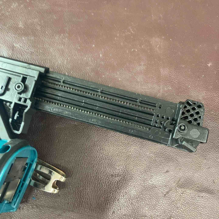 【中古品】 マキタ(makita) コードレスフィニッシュネイラ FN350DRG 【東大和店】