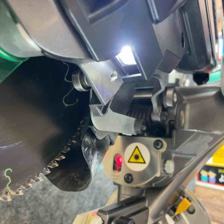 ハイコーキ(※旧:日立工機) コードレス卓上スライド丸のこ C3607DRA(NN) サブテーブル付 【桶川店】
