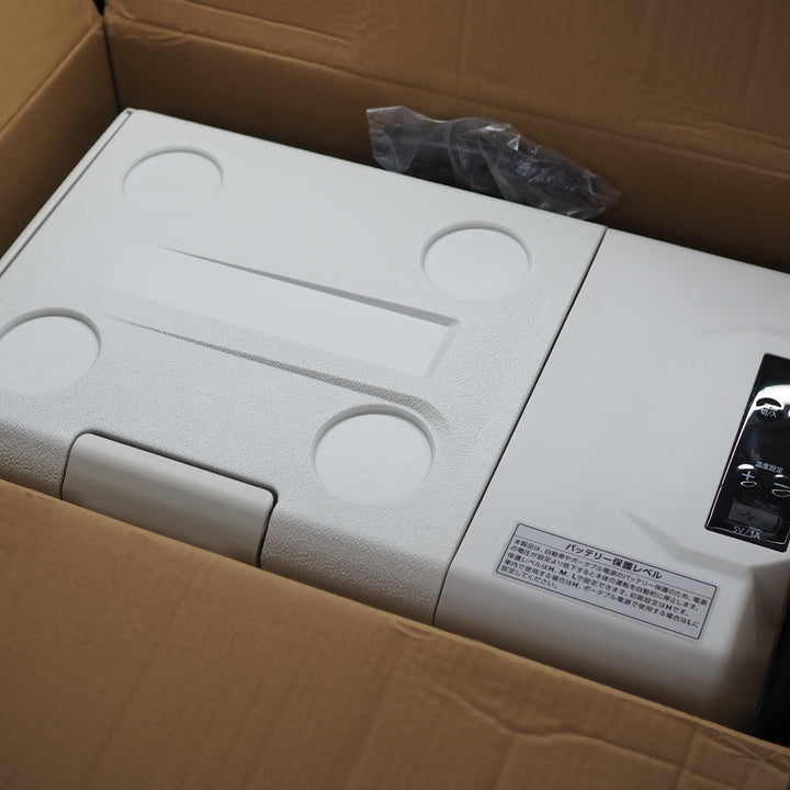 【未使用品】アイリスオーヤマ　ポータブル冷蔵冷凍庫30L IPD-3B-W＊長期保管品【鴻巣店】