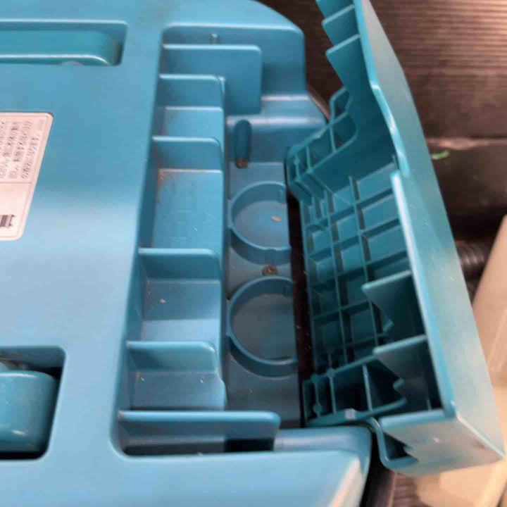★マキタ(makita) 集じん機 乾湿両用 483(P)集塵袋、ホース付属【戸田店】