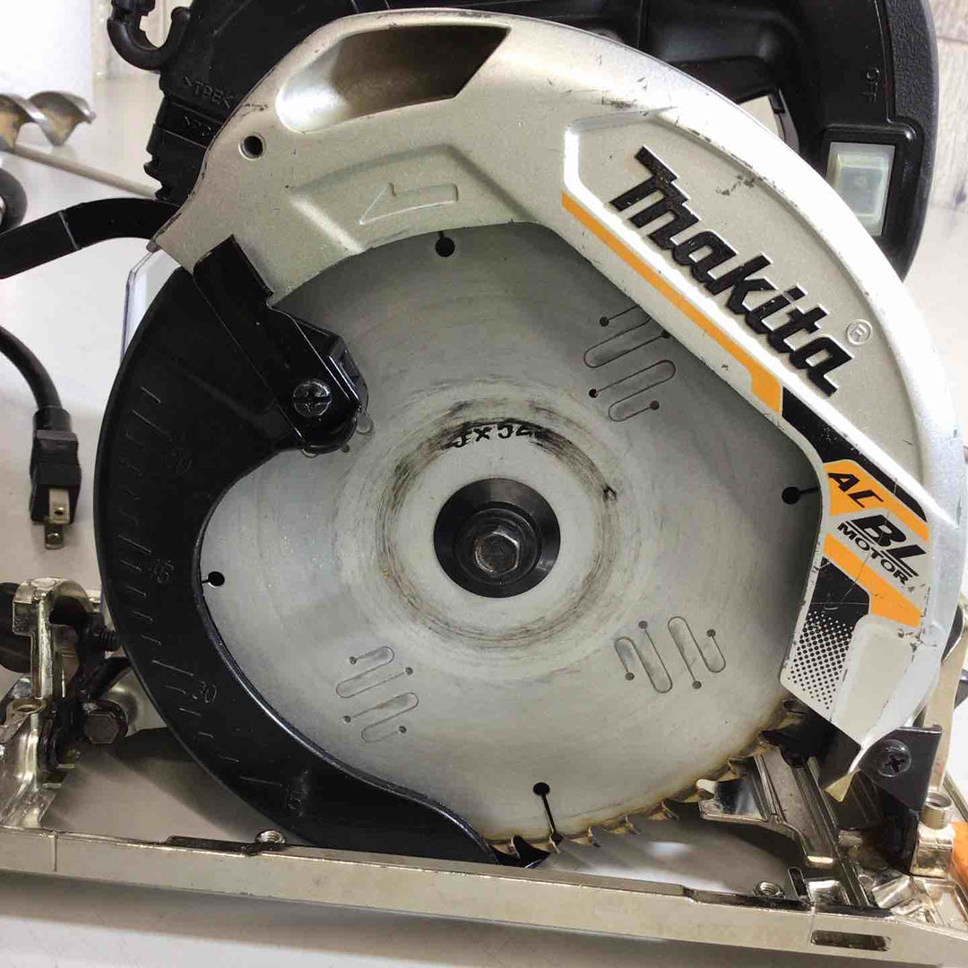 ★マキタ(makita) 電子マルノコ HS6303B【藤沢店】