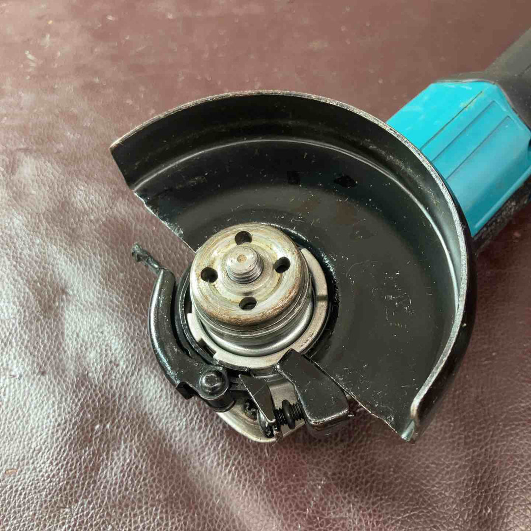 【中古品】 マキタ(makita) 100mmコードレスディスクグラインダ GA404DRGXN 【東大和店】
