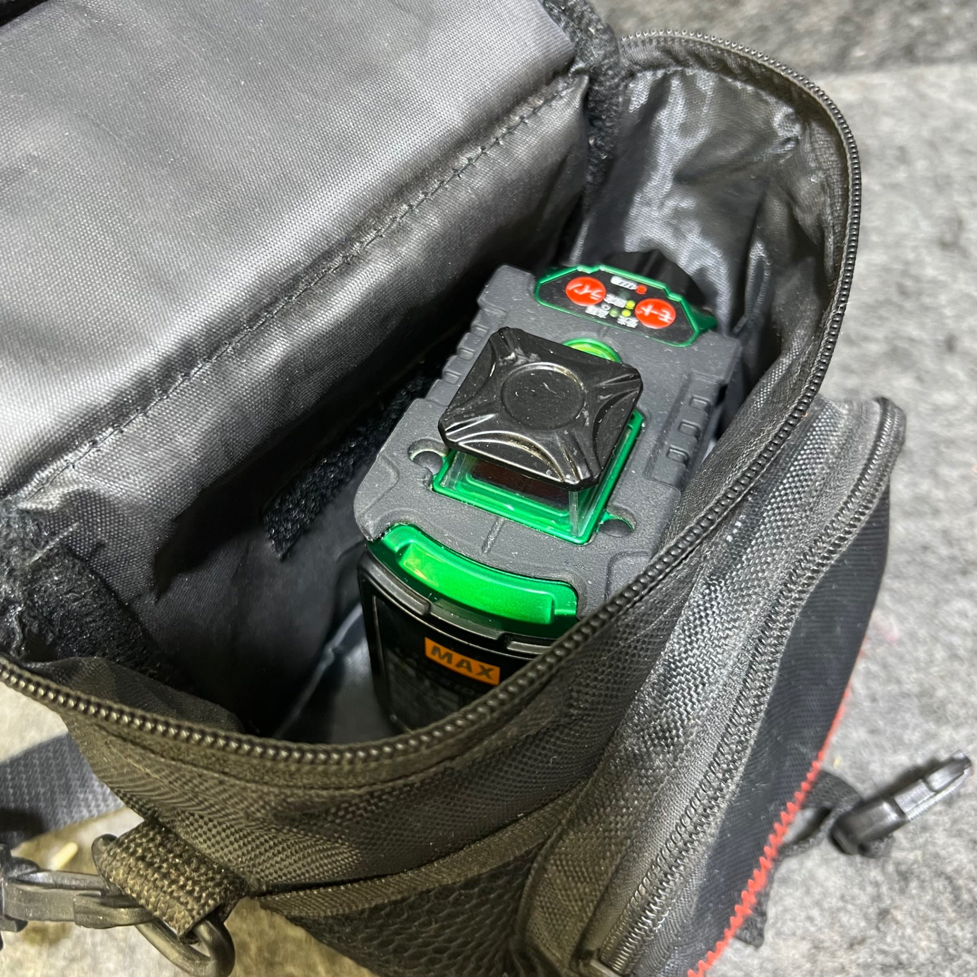 ○マックス(MAX) 2ライングリーンレーザー墨出し器 LA-C51DG(HR)【桶川