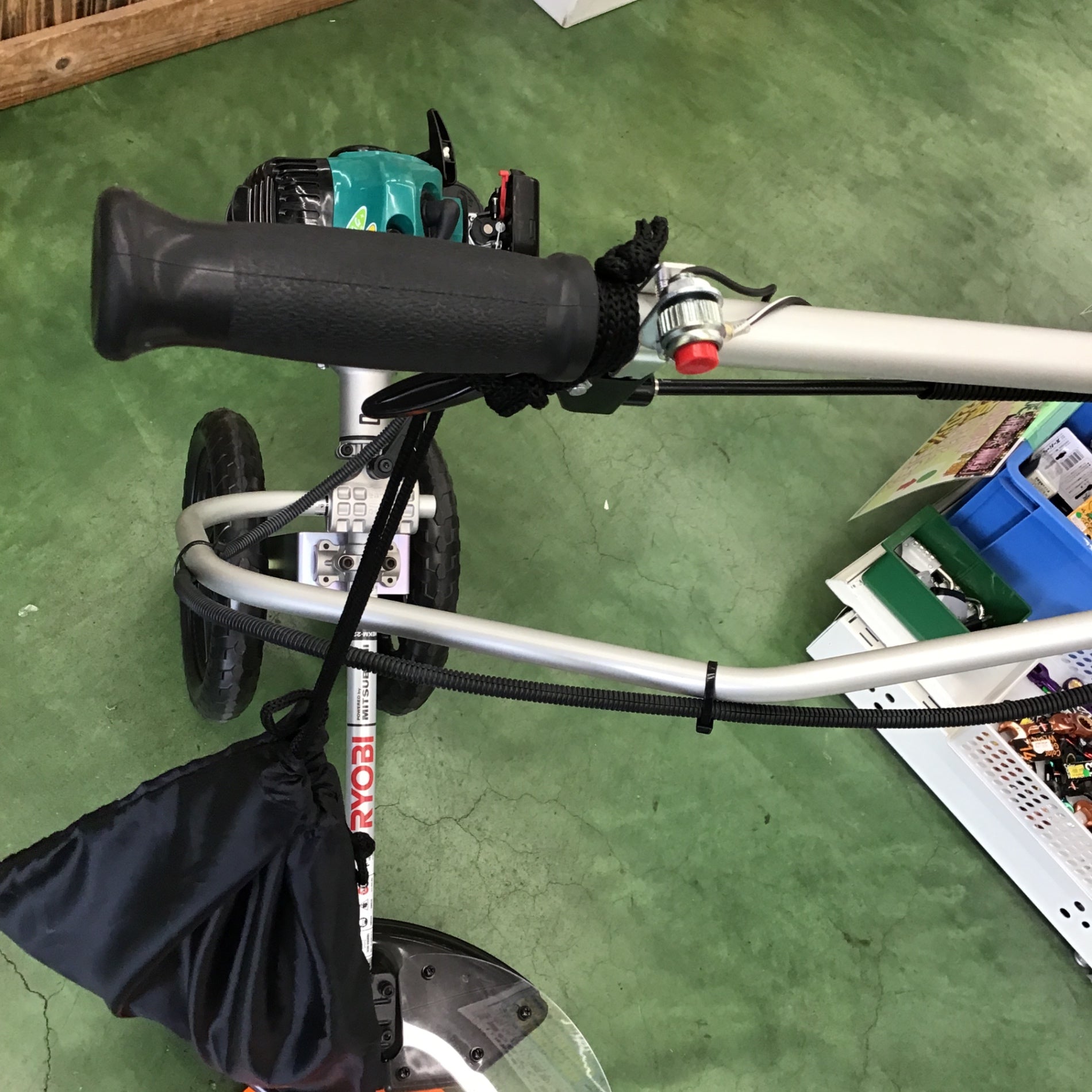 店頭受取り限定】〇リョービ(RYOBI) 手押し式2サイクルエンジン草刈機 HEKM-220 【桶川店】 – アクトツールオンラインショップ