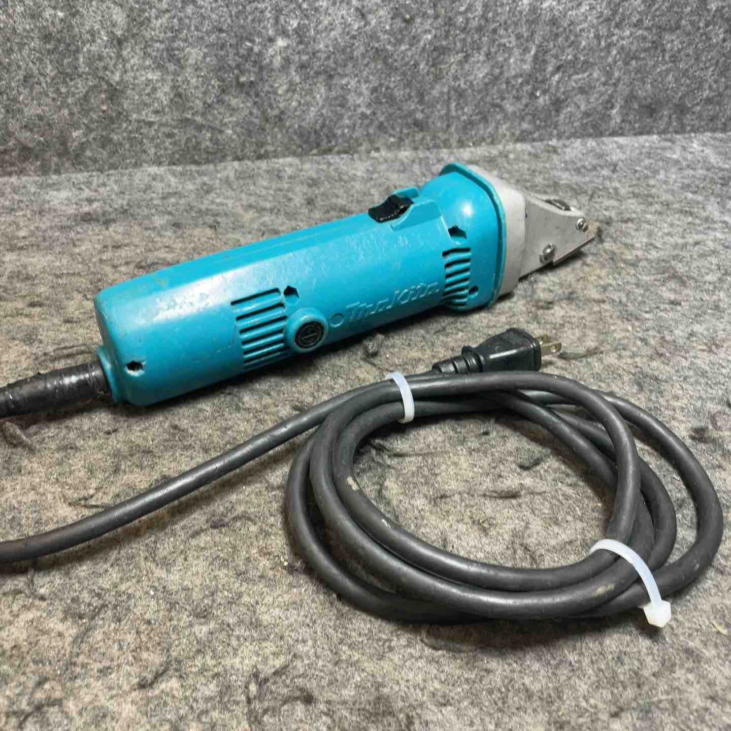 マキタ(makita) ストレートシャー JS1660【桶川店】 マキタ(makita) ストレートシャー JS1660【桶川店】 – アクトツール