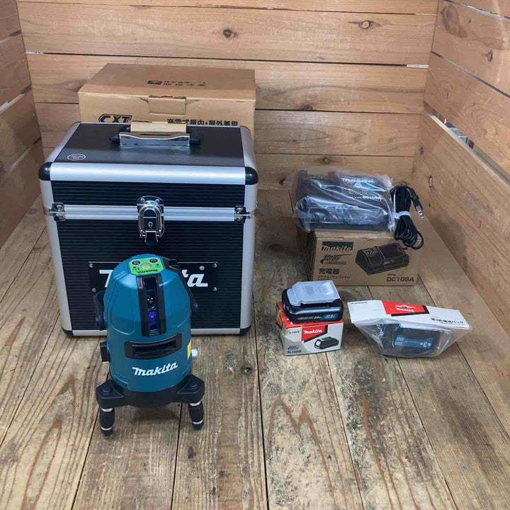 ★マキタ(makita) 10.8Vグリーンレーザー墨出し器 SK20GD 標準付属完備[※備考欄]、充電器DC10SA、10.8V2.0AhバッテリーBL1020B、単三電池パック付【所沢店】
