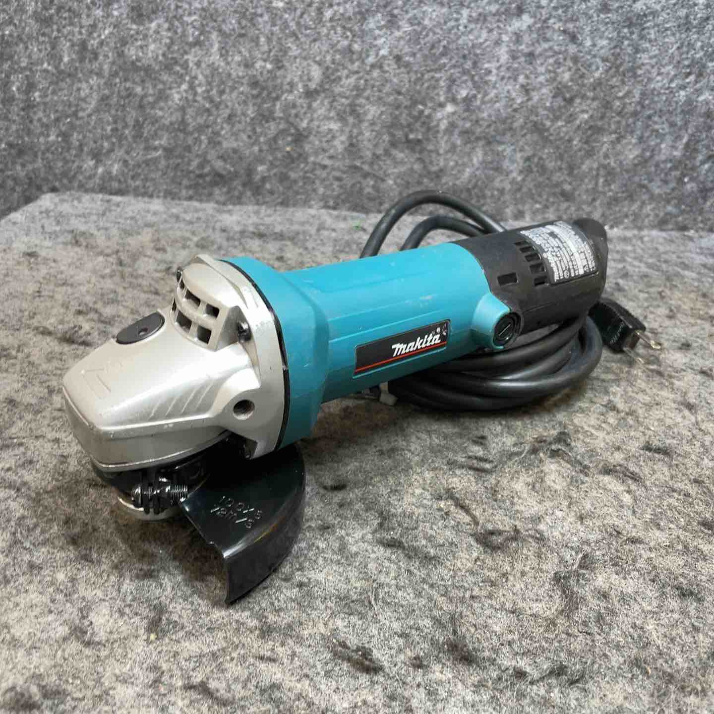 マキタ(makita) 100mmディスクグラインダ 9533B【桶川店】 マキタ(makita) 100mmディスクグラインダ 9533B【桶川店】 – アクト