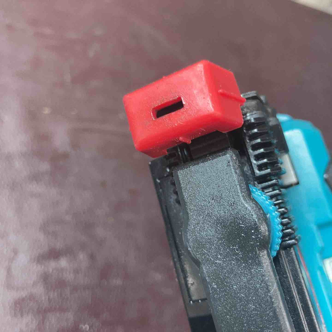 【中古品】 マキタ(makita) 18V コードレスタッカー ST421DZK 【東大和店】