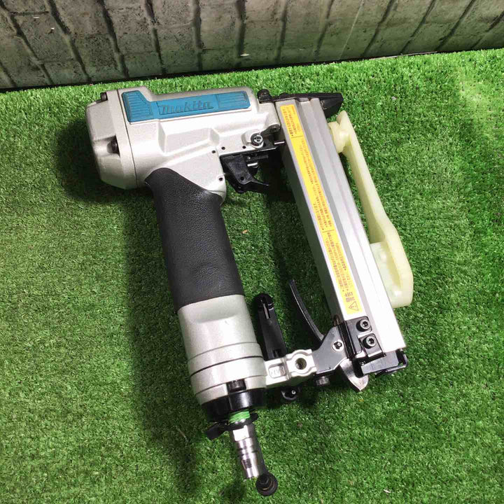 ◇マキタ(makita) 常圧エアタッカ 10mm AT1025AK【川口店】