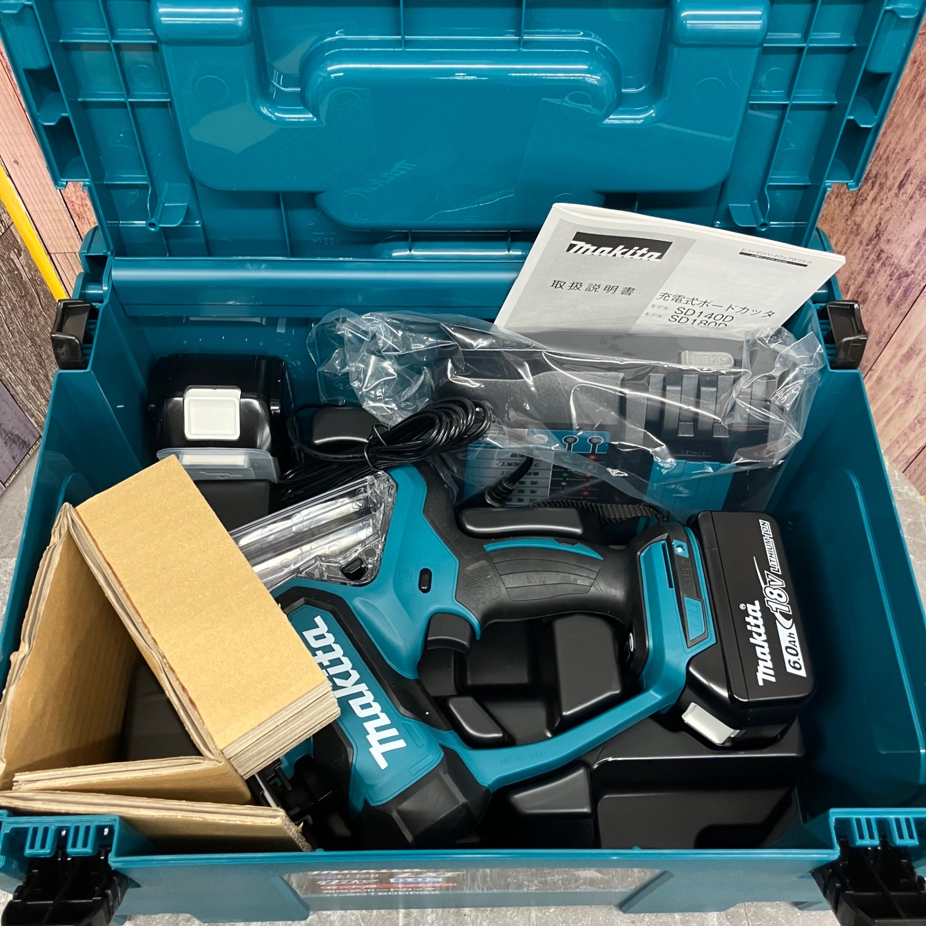 ★マキタ(makita) コードレスボードカッタ SD180DRGX【八潮店】 ☆マキタ(makita) コードレスボードカッタ SD180DRGX【八潮店