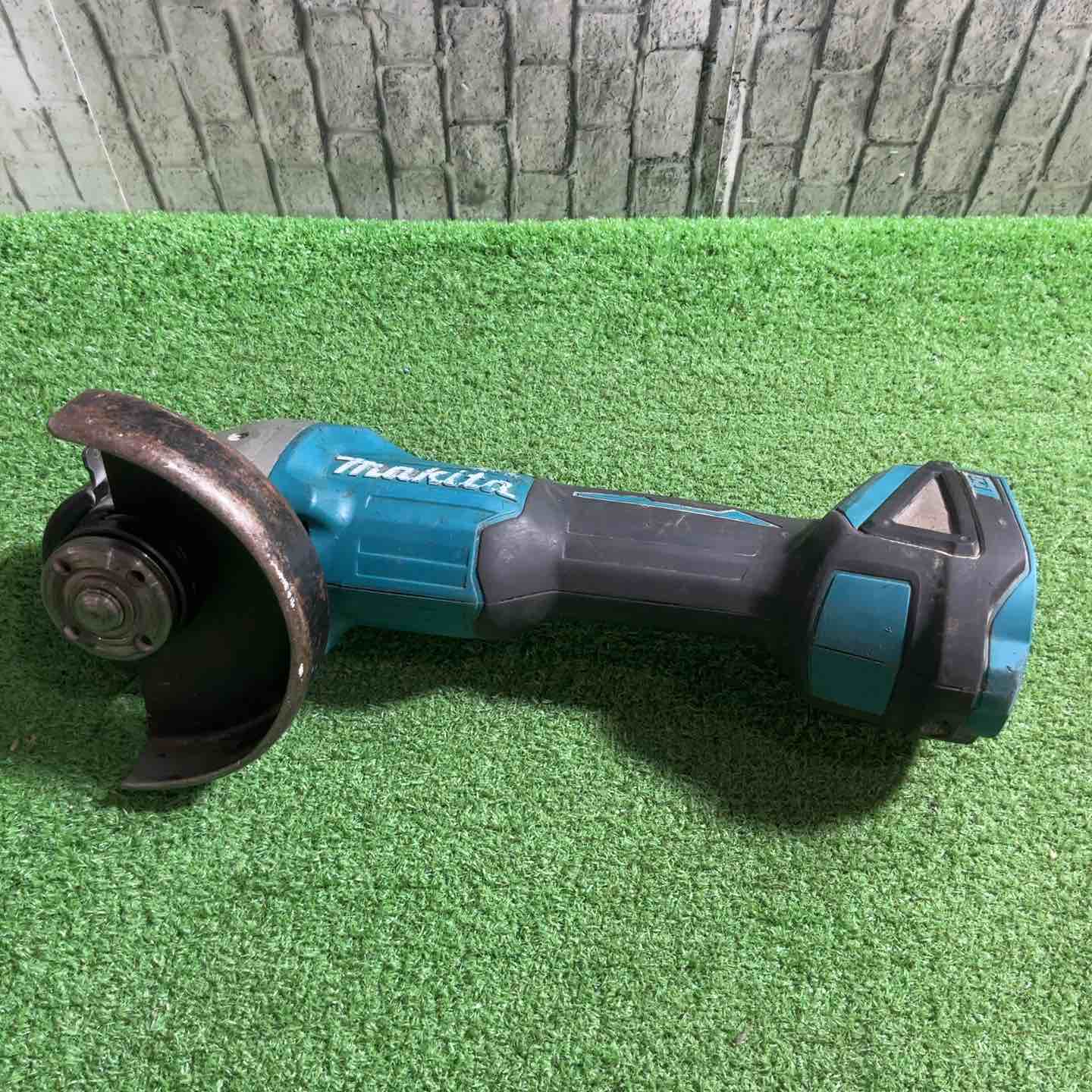 ☆マキタ(makita) 125mmコードレスディスクグラインダ GA504DZN (GA504DN) 動作確認済【川口店】 ☆マキタ(makita) 125mmコードレスディスクグラインダ GA504DZN