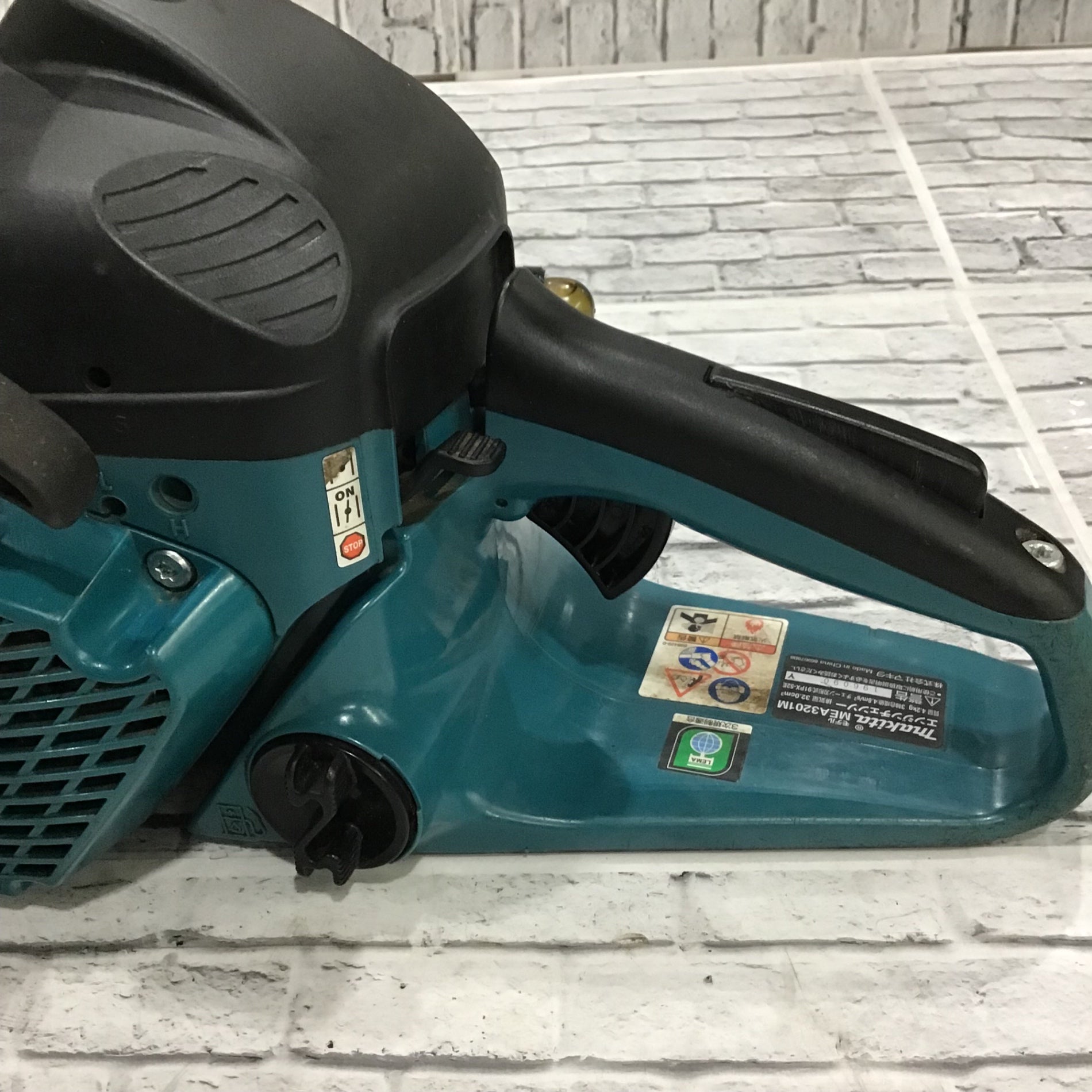 ☆マキタ(makita) 350mmエンジンチェンソー MEA3201M【川口店 ☆マキタ(makita) 350mmエンジンチェンソー MEA3201M【川口店
