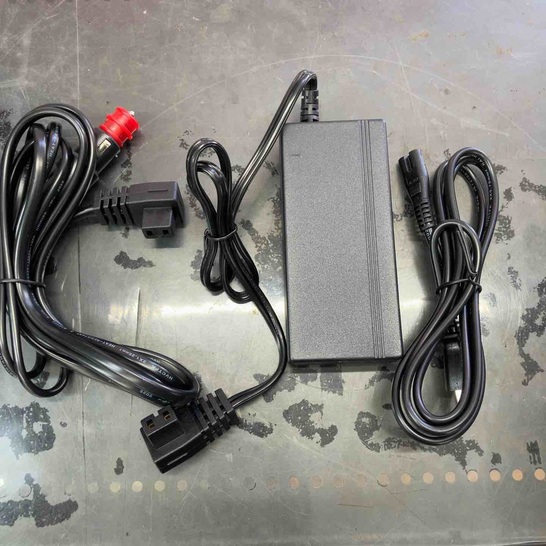 ★マキタ(makita) コードレス冷温庫 CW001GZO【川越店】