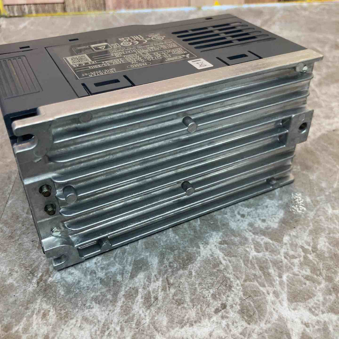 三菱電機 汎用インバータ FREQROL-D700 FR-D720-0.2K【八潮店】