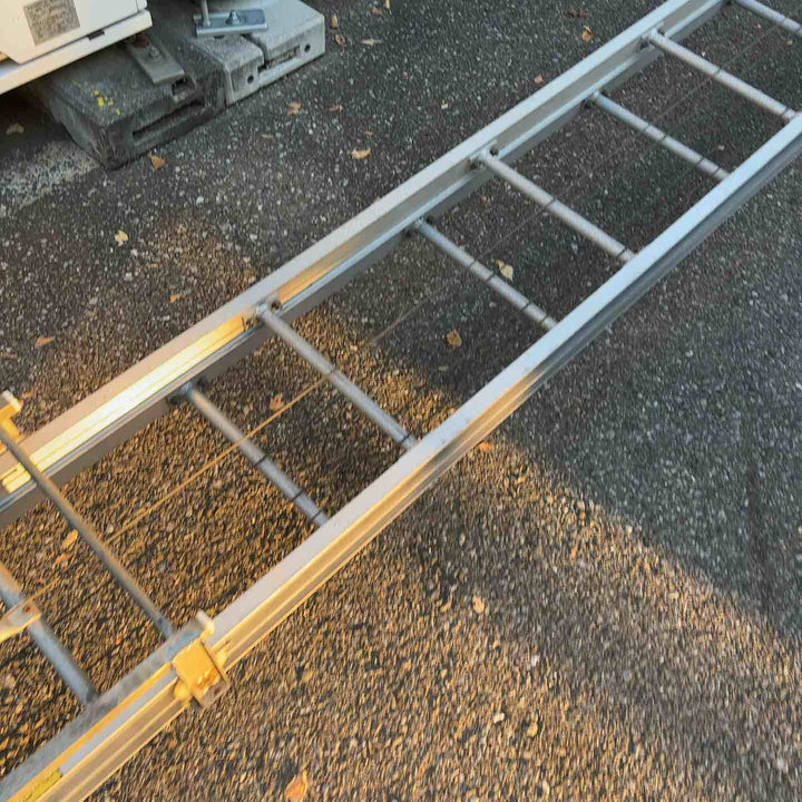 【店頭受取り限定】100V 荷揚げ機 最大60kg ライトリフター 日本産業機械 4m80cm 2連はしごセット【川口店】