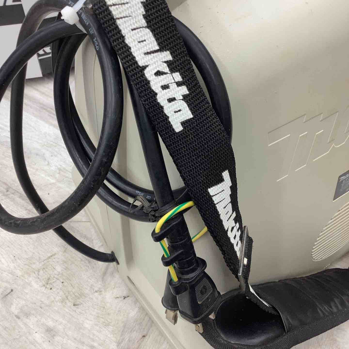 マキタ(makita) エアコンプレッサー AC700 製造業 工業ドリル ハンマー 釘打ち機 DIY エアブラシ スプレーガン 【越谷店】