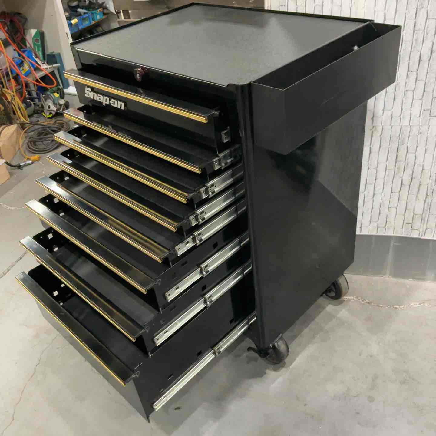 スナップオン  ロールキャブ KRA4008KPVZ 限定カラー 店頭受取り限定】Snap-on スナップオン ロールキャブ KRA4008EK【川口