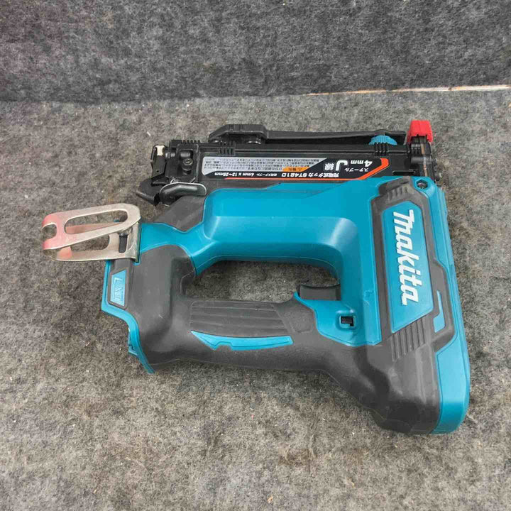 ◇マキタ(makita) コードレスタッカー ST421DZ【鴻巣店】