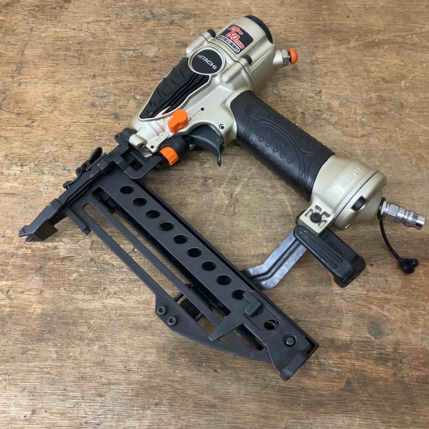 最終値下げ！日立工機 常圧フロアタッカ N5004MF （ハイコーキ 
