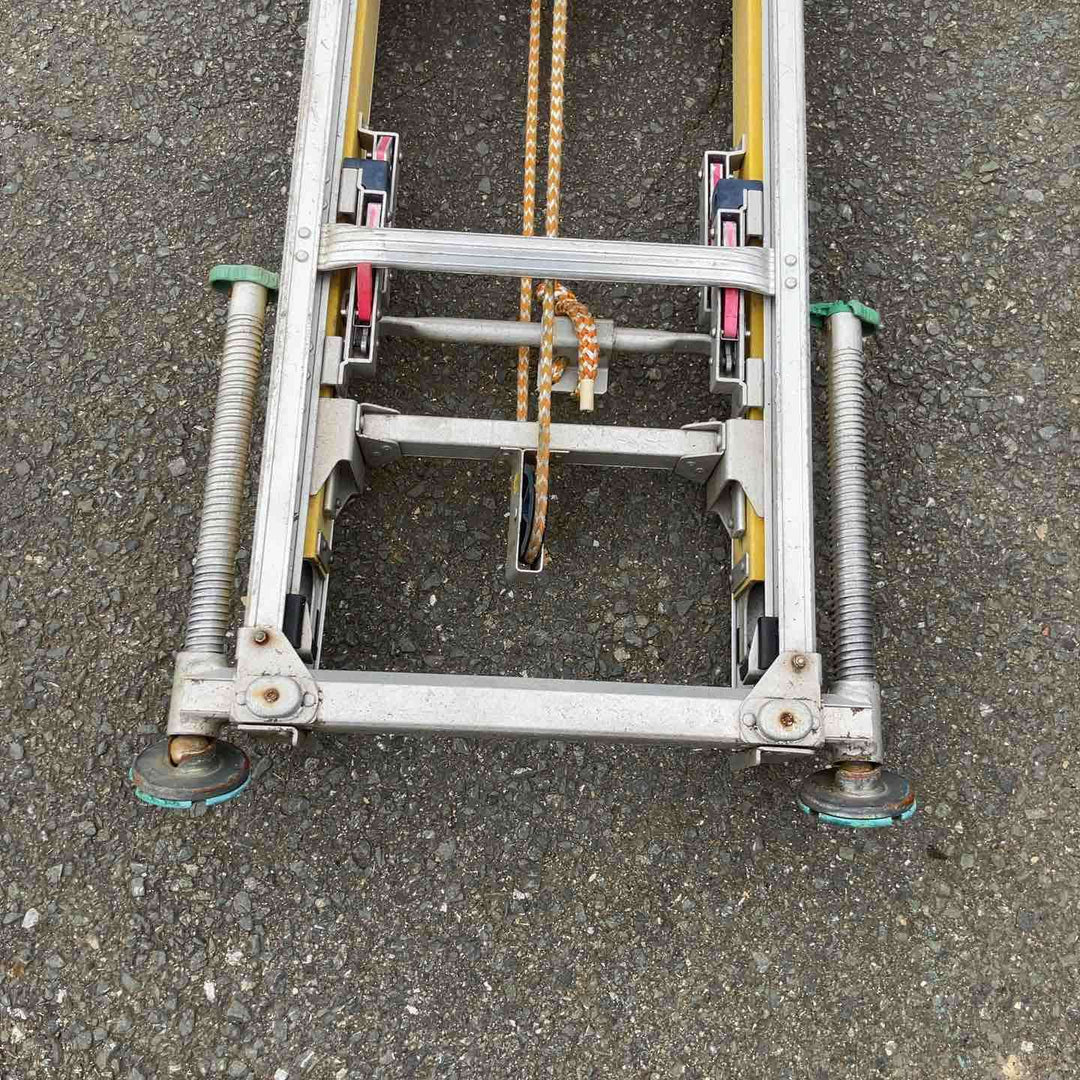 【現状品/店頭受取り限定】◇ナカオ(NAKAO) 三連伸縮はしご LT-8.3 軽太/KARUTA【鴻巣店】