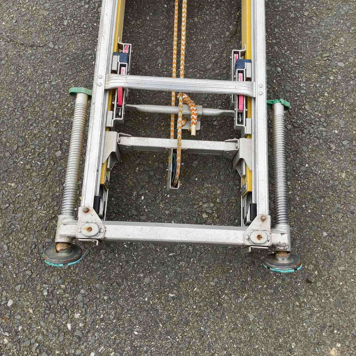 【現状品/店頭受取り限定】◇ナカオ(NAKAO) 三連伸縮はしご LT-8.3 軽太/KARUTA【鴻巣店】