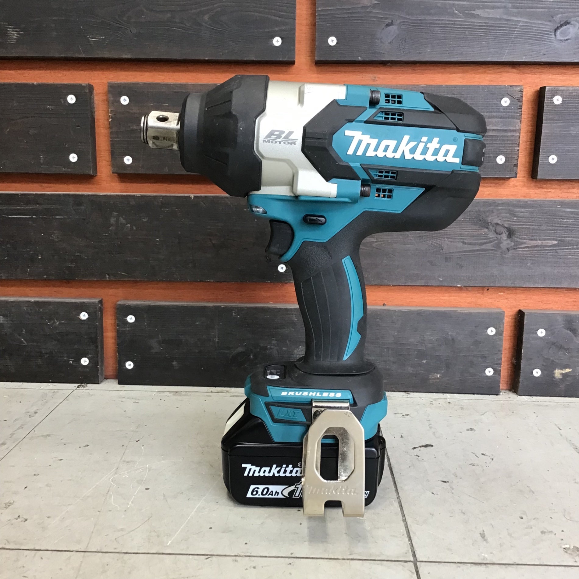 中古美品】マキタ/makita 18V インパクトレンチ TW1001DRGX【鴻巣店】 – アクトツールオンラインショップ