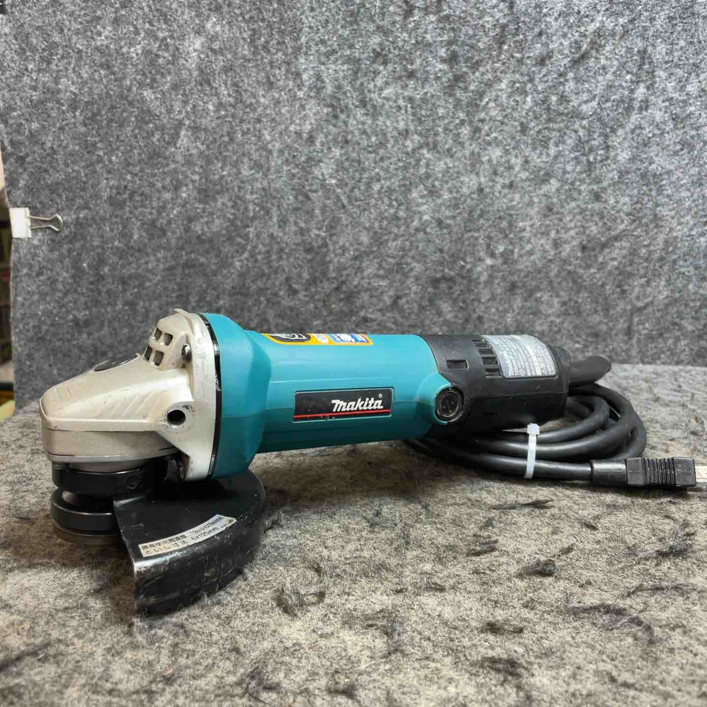 マキタ(makita) 125mm ディスクグラインダ 9535B【桶川店】 マキタ(makita) 125mm ディスクグラインダ 9535B【桶川店】 – アクト