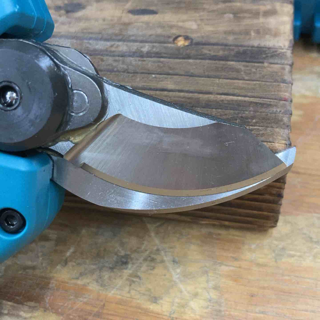 マキタ(makita) 18V 充電式せん定ハサミ UP180DZK 本体のみ 【柏店】